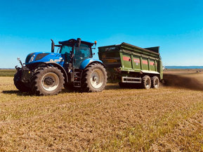 Wiegestreuer "Bergmann TSW 6240W" der Firma Gnauer Agrardienst